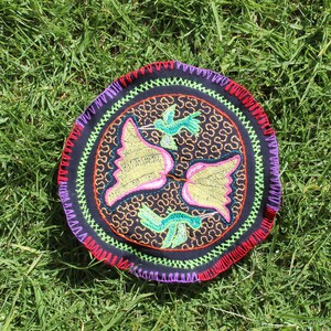 Couple of Hummingbirds, Flowers & Kené Pattern Shipibo Embroidery | Altar Patch made by Shipibo Women from Pucallpa, Peru | 24 cm diameter