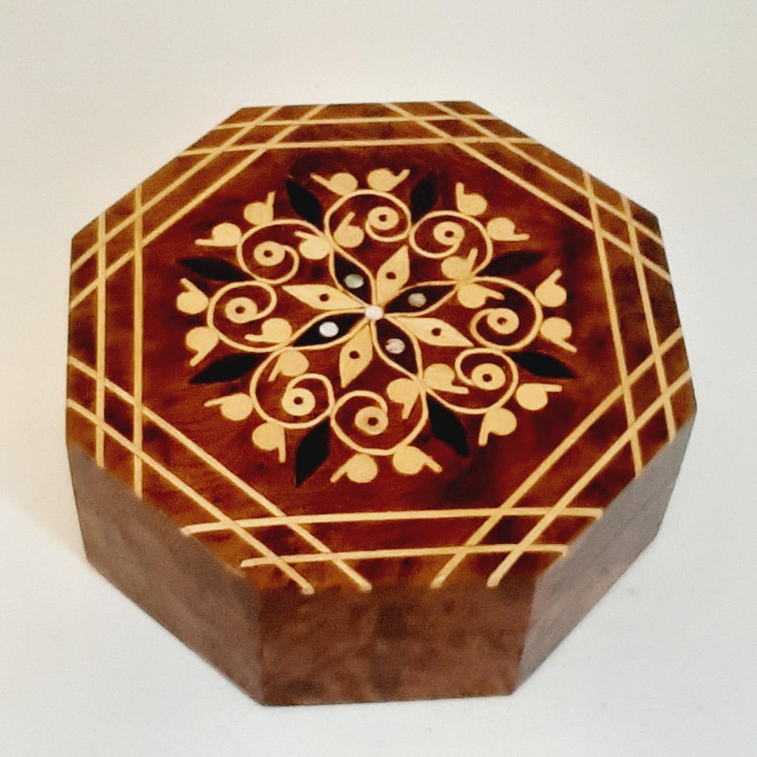 Moroccan Marquetry Jewellery Box... Burled Thuya Wood... Hexagonal Box ...