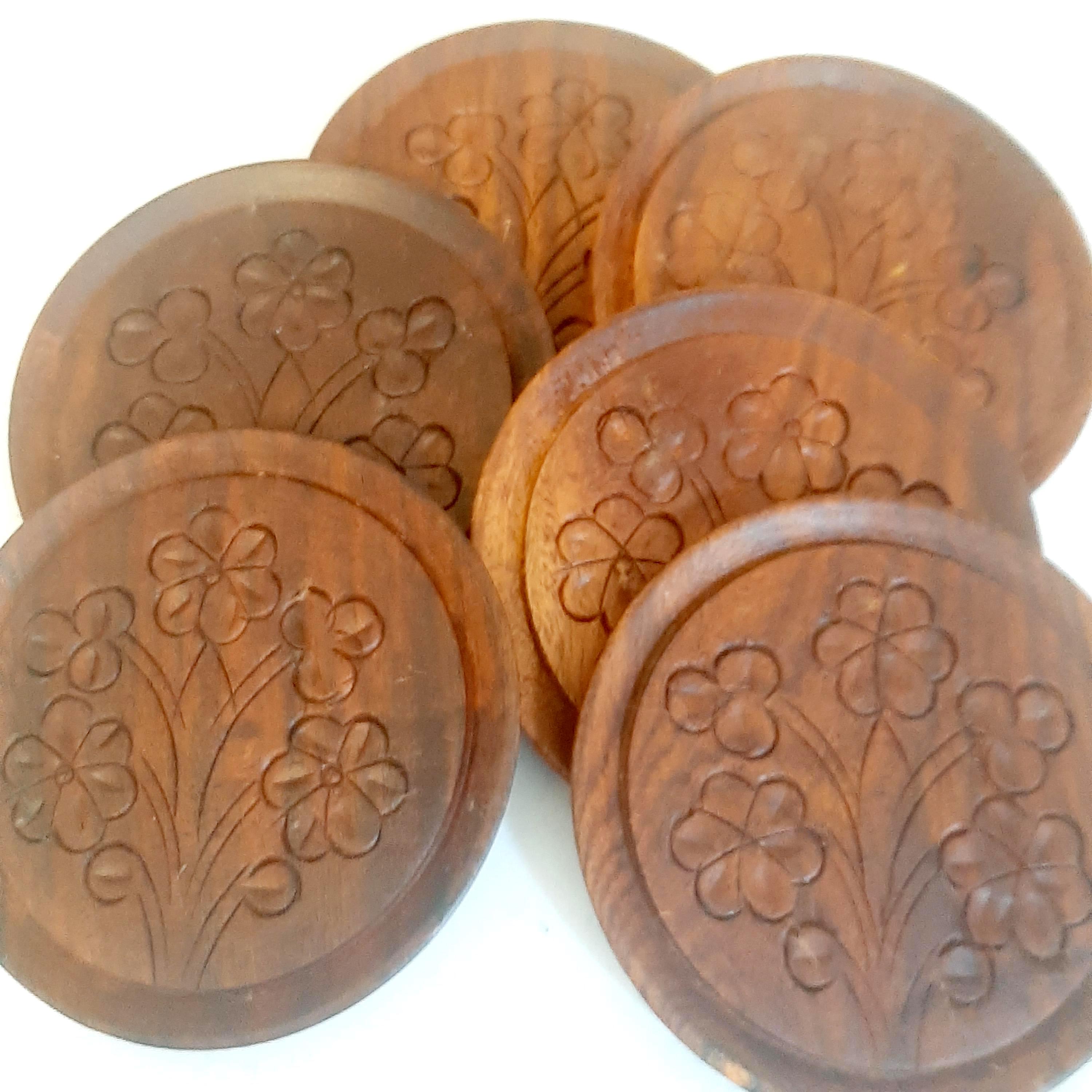 Ensemble de 6 sous-verres avec support. Belle tasse à thé traditionnelle en bois ethnique en laiton peinte à la main de style indien. Cadeau pour elle/cadeau pour lui - France