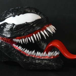 Venom helmet - Full size, wearable prop