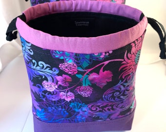 Bolsas de cordón de flores púrpuras