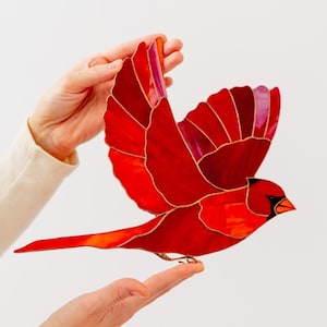 Roter Kardinal-Wandbehang, Glasmalerei, Kardinalvogel, Sonnenfänger, Geschenk zu Weihnachten, Gastgeschenk, Einweihungsgeschenk, Muttertagsgeschenk, gemütliches Dekor