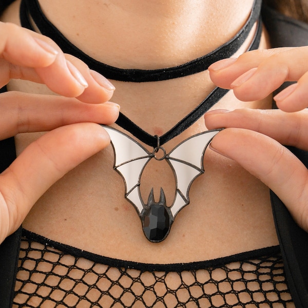 Goth Bat Collier Vitrail Bat Pendentif Miroir Bijoux Halloween Collier Moderne Vitrail Bijoux Faits À La Main Cadeau Gothique pour Elle