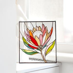 Panel de vidrieras con flores de protea, adorno floral para ventana, decoración botánica para pared, decoración moderna para el hogar, decoración personalizada para ventanas, regalo hecho a mano para mamá. imagen 20