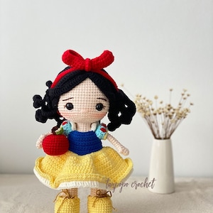 Princesse des neiges, poupées princesse, poupée princesse Amigurumi, poupée princesse au crochet, poupées faites main, poupée princesse faite main