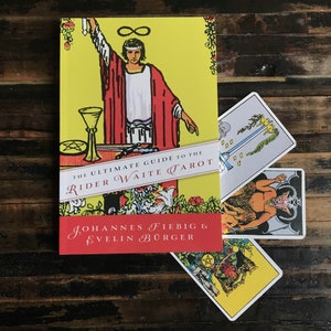 O Guia Definitivo para o Baralho de Tarô Rider-Waite em PDF | Baralho de Adivinhação | Cartas de Orientação | Espiritual | Bênção | Intuição e Manifestação
