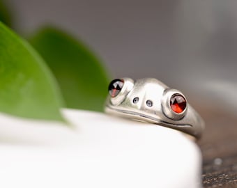 Genuine Natural Garnet Frog Ring, Premium Silver Ring, Adjustable Ring, Retro Style Animal Ring, Birthday Gifts
