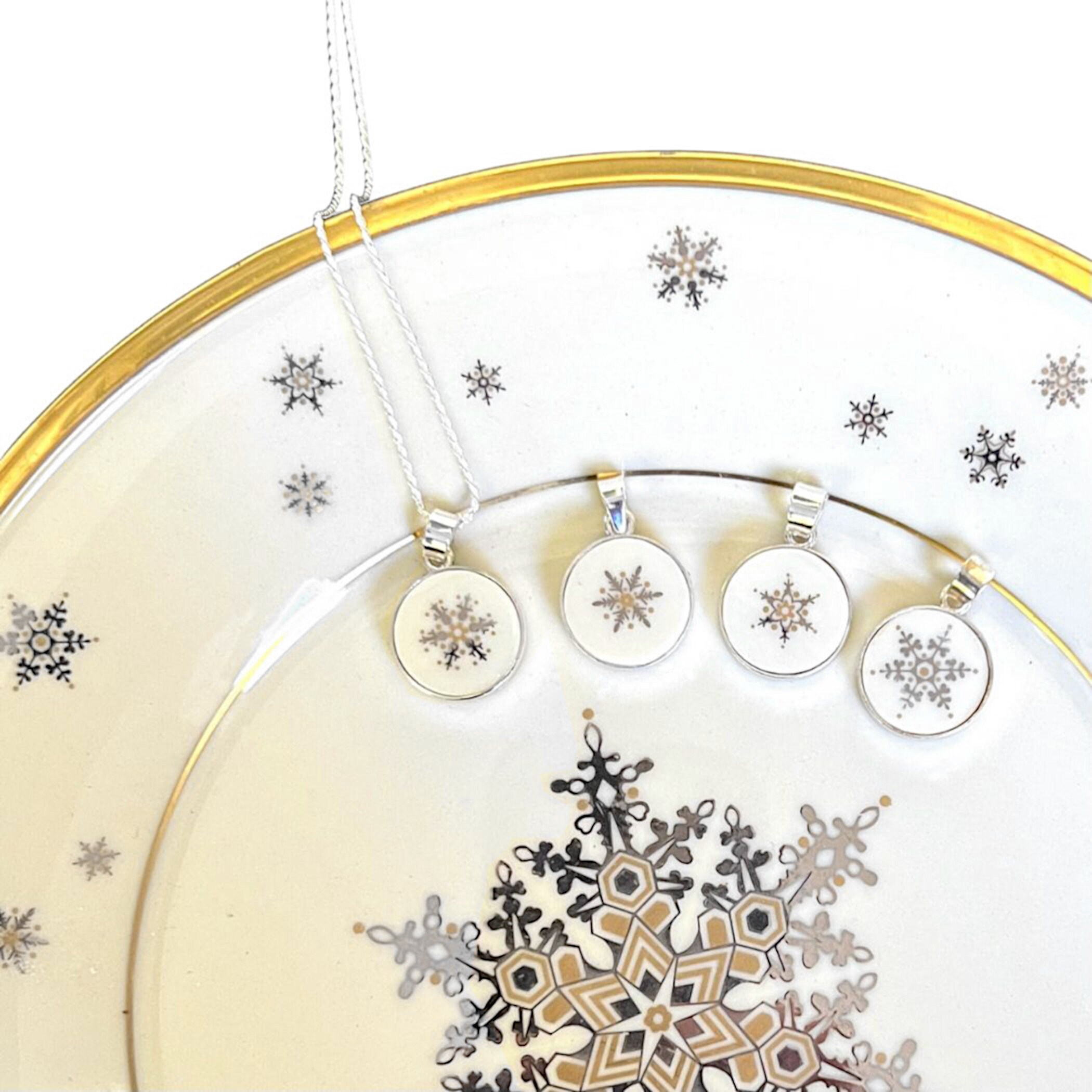 クリスマスの飾り 8個　オーナメント陶器　レノックス　LENOX　クリームウエア クリスマスの飾り 8個オーナメント陶器レノックスLENOXクリーム