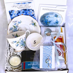Caixa de presente de chá "Não me esqueças", pensando em você, pacote de autocuidado de porcelana vintage para o aniversário dela, enviando um abraço em uma caixa, caixa Hygge atenciosa
