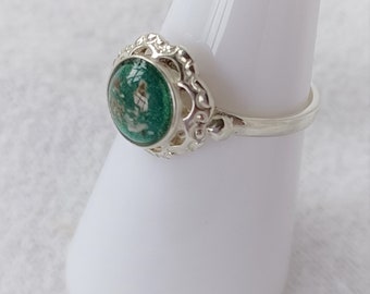 FRILLY EDGE Ring with a 8mm Cabochon for hair or ashes .925 Sterling Silver Memorial Ring