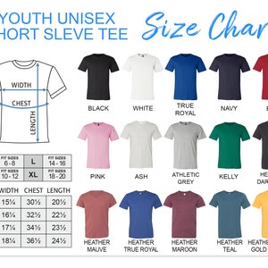Pu&ograve; includere: Tabella delle taglie per maglietta a maniche corte unisex per bambini con misure in pollici. La tabella mostra diversi colori di magliette, tra cui nero, bianco, blu reale, blu navy, rosso, rosa, cenere, grigio atletico, kelly, grigio scuro melange, malva melange, blu reale melange, bordeaux melange, verde acqua melange, giallo oro melange (giallo).