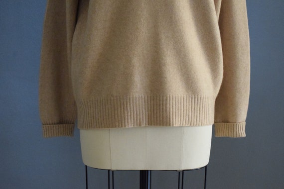 Vintage 1960s Creamy Beige Cashmere V-Neck Sweate… - image 7