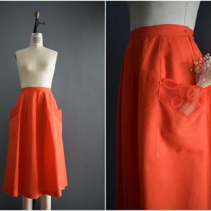 ヴィンテージ 1980年代 トマトレッド リネンコットン ハイウエスト プリーツ ミディスカート シースルーオーガンザ レースポケット付き | 80年代 プリーツスカート | M-L | 幅30インチ