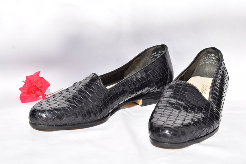 Vintage 1980/'s Black Woven Leather Loafers by Trotters Size 7