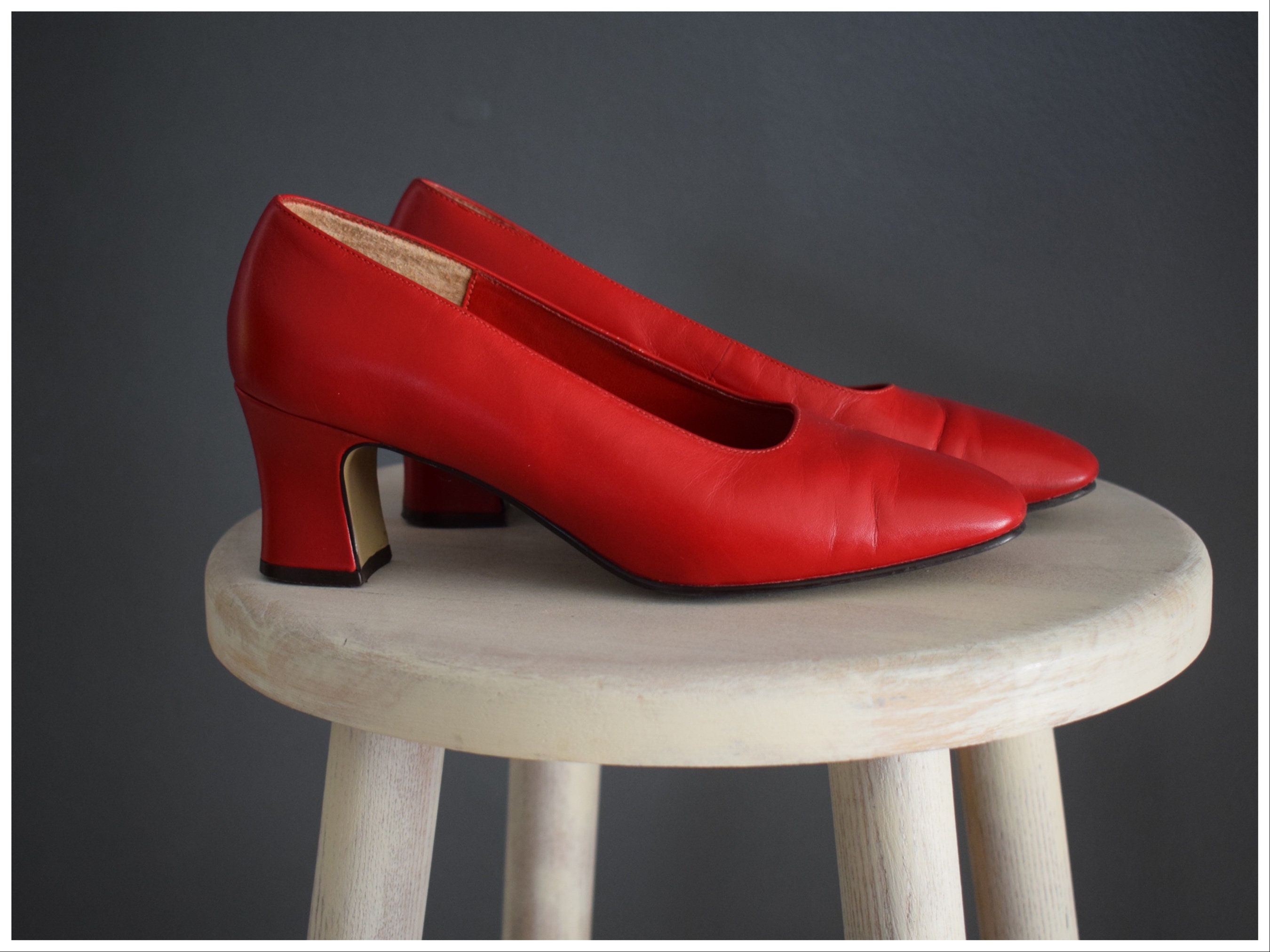 Vintage 1980s 1990s Red Leather Pumps Heels Shoes Size 6.5 