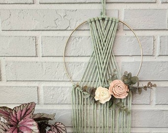 Floral Macrame Hoop Wall Hanging with Sage Green cord and Sola wood flowers, Macrame Gift, Modern Boho Decor, Nursery Decor