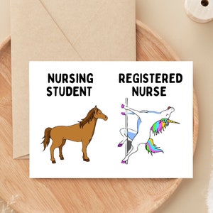 Étudiante en soins infirmiers contre infirmière diplômée carte meme drôle - cadeau carte de réalité infirmière pour étudiante en soins infirmiers diplômé IA - cadeau carte drôle humour infirmière