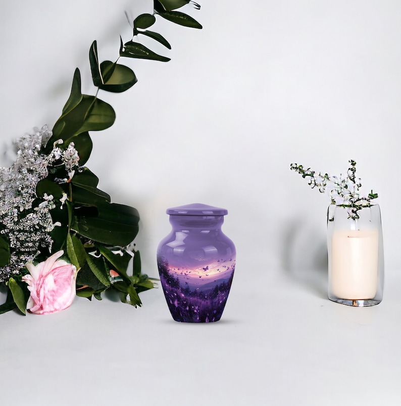 Customizable urn for ashes