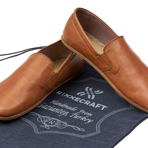 Men&#39;s Barefoot Tan Leather Shoes: Wide Toe, Earth Grounding