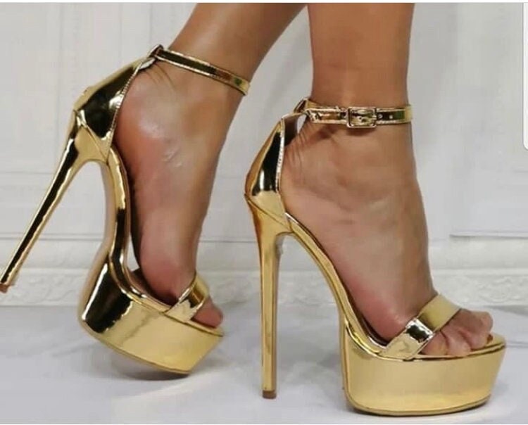 Amazon.com | WAYDERNS Women's 5 Inch Dress Evening Stiletto High Heel Ankle  Strap Round Toe Patent Buckle Platform Pumps Shoes Beige Size 5 - Sapatos  de Mujer de Tacon Bajo | Pumps