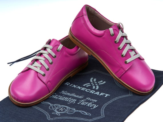 Men Fuchsia Barefoot Sneakers, Fuchsia Lace up Barefoot