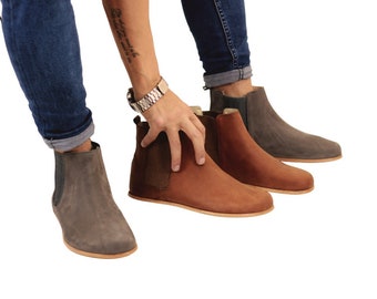 Stivaletti Chelsea da uomo in pelle nabuk grigia fatti a mano: design a piedi nudi con caduta zero
