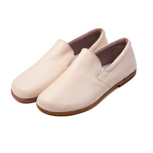 MEN Barefoot Cream Color Handmade Earthing Yemeni Shoes, Men Grounding Barefoot Cream Color Shoes, Natural Colorful Slip-On