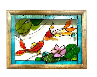 Arte in vetro colorato 3D con pesci koi, decorazione per laghetto con ninfee