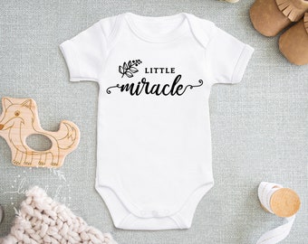 Baby Body "Little Miracle", Babybody als Geschenk zur Geburt, Babyshower oder Fotoshooting, Langarmbody & Kurzarmbody aus Bio-Baumwolle