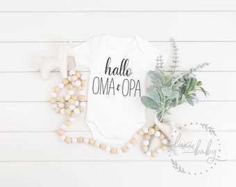 Baby Body "Hallo OMA und OPA", Schwangerschaftsverkündung Familie, Geschenk für Großeltern, Babybody aus Bio-Baumwolle, Langarm & Kurzarm