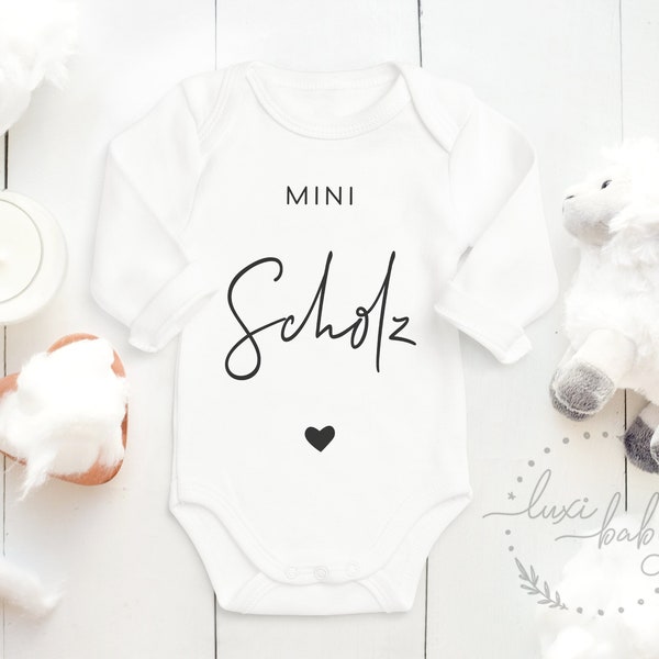 Baby Body Personalisiert Familiennamen, Geschenk zur Geburt, Babybody aus Bio-Baumwolle, Langarm & Kurzarm, Fotoshooting, Babyshower