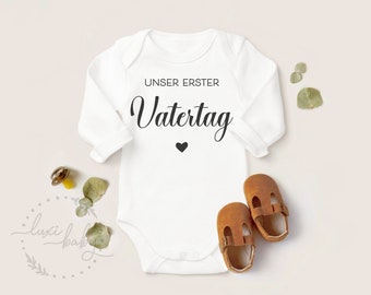 Baby Body PAPA • Unser erster Vatertag • Vatertagsgeschenk • Babybody aus Bio-Baumwolle • Langarm & Kurzarm