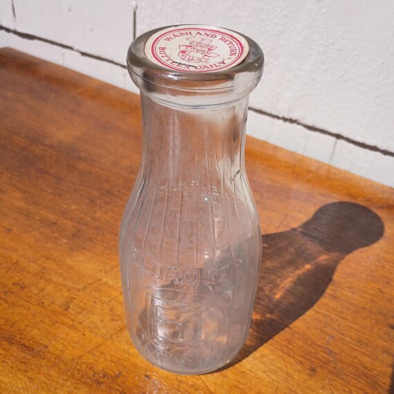 Borden's Half Pint Milk Bottle (JEF) Borden's Half Pint Milk Bottle (JEF)