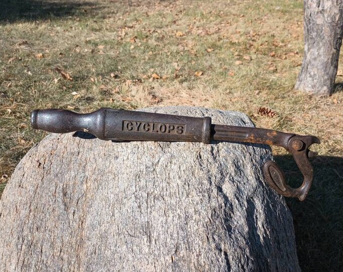 Vintage Slide Hammer Nail Puller cyclops Union Hardware Company