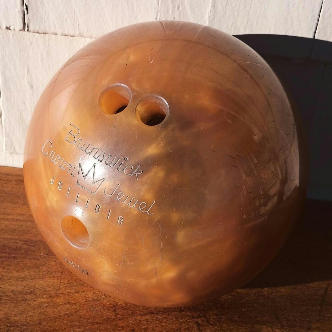 vintage-bowling-ball-brunswick-crown-jewel-used-to-belong-to-mary