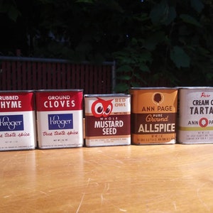 Group of Five Vintage Spice Tins - Store Brands - A&P, Kroger and Red Owl