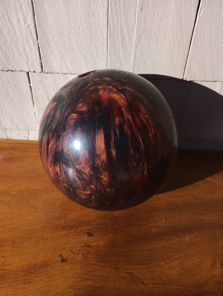 vintage-bowling-ball-with-huge-finger-holes-gladding-300-copper
