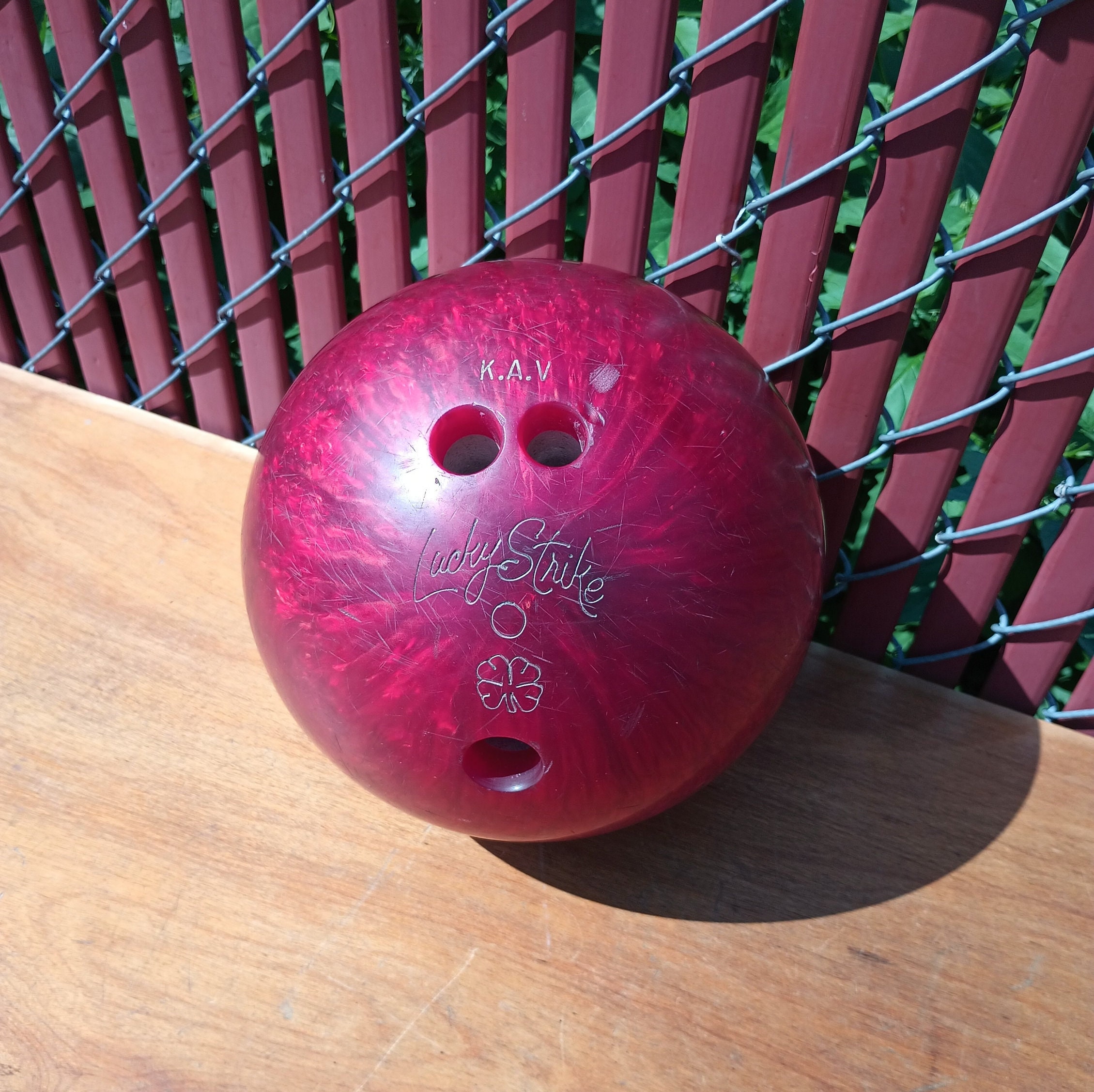 LOCK IT ボウリングボール 赤と黒のグラデーション BOWLING BALL ： - 23ページ目 (25ページ中) - ハイスポーツ社
