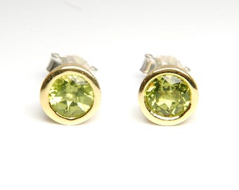 Peridot stud earrings, silver, gold
