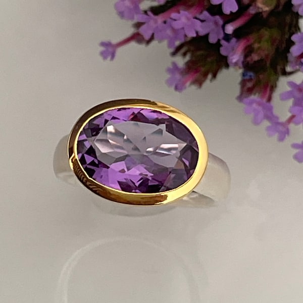 großer Ring mit Amethyst, bicolor, Ringgröße 56