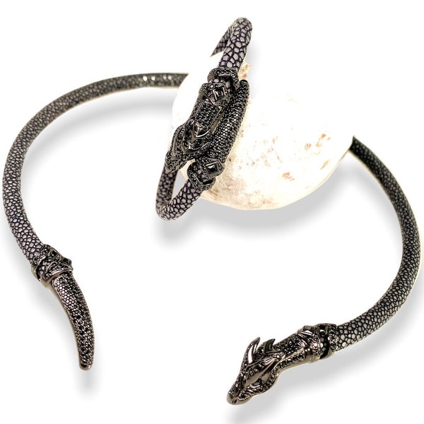 Handgefertigte Drachen Halskette und Armband Set| 18K Vergoldetes Sterling Silber, Schwarzes Rochenleder Tageshalsband, Versandfertig, Geschenk für Sie