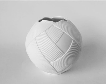 RAR Kaiser, Vintage Op Art Porcelain Vase, Design Manfred Frey, Mid Century, Model 0785, handmade, geometric decor, 15 cm