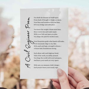 Puede incluir: Una tarjeta blanca con un poema titulado "A Civil Engineer Poem" es sostenida por una mano. La tarjeta está acompañada de dos gráficos circulares con las palabras "Descarga instantánea" y "Plantilla de sobre". La tarjeta está disponible en dos tamaños: 12,7 x 17,78 cm y 21,59 x 27,94 cm.