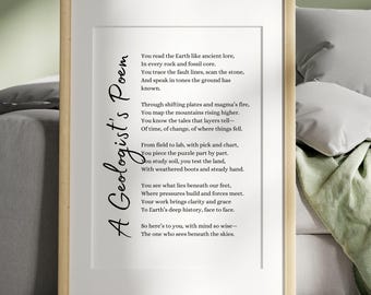 Op de afbeelding: Een ingelijste print met een gedicht getiteld "A Geologist's Poem" in zwart schrift. Het gedicht gaat over geologie en de studie van de aarde. De lijst is licht van kleur en de achtergrond is wit.
