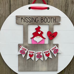 Signo de gnomo de cabina de besos, colgador de puerta, signo de traslapo redondo