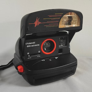 Polaroid 600 Extreme/Aparat natychmiastowy/Zabytkowy/Oryginalne pudełko.