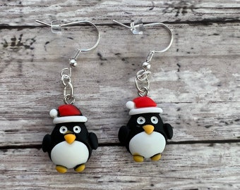 Weihnachts Ohrringe. | Pinguin Ohrringe. | Urlaub Ohrringe. | Festliche Ohrringe.  | Weihnachtsmann Pinguin Ohrringe.