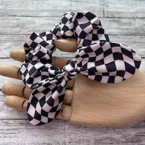 Black and Cream Check Scrunchie. | Black and Cream Scrunchie.