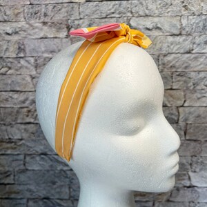 Diadema de lápiz./ Diadema de regreso a clases./ Diadema de maestro./ Diadema con nudo superior de lápiz./ Regalo para maestro. imagen 4