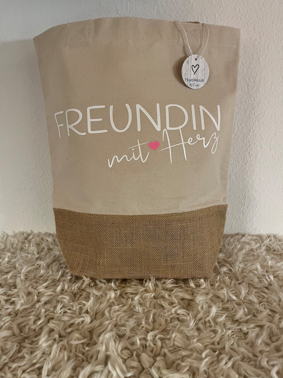 Tazza stampata con scritta Du bist mehr als nur eine Freundin - Herzliche Geschenke - Geschenk für die beste Freundin zum Geburtstag Weihnachten - Geschenk für Sie - Farbe Schwarz & Weiß